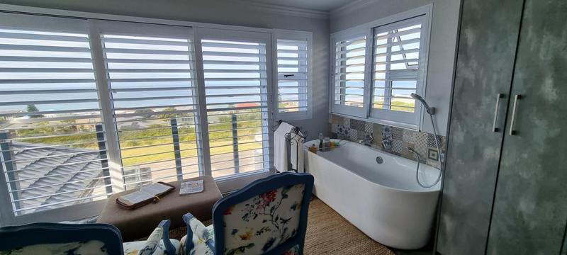 5 Bedroom Property for Sale in Reebok Western Cape